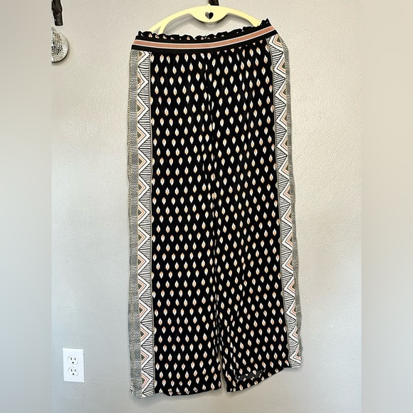 Maeve Black and White Wide Leg Pants - Picture 2 of 8